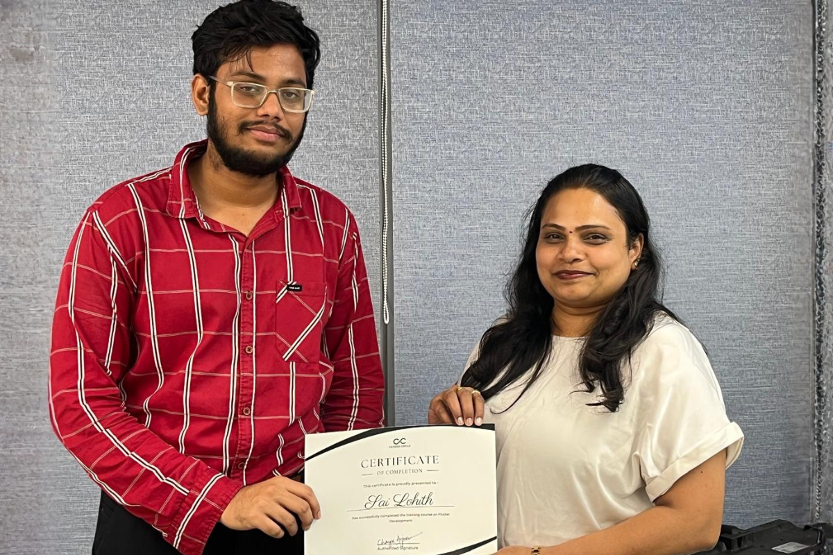 Career Circle graduate receiving their Flutter completion certificate
