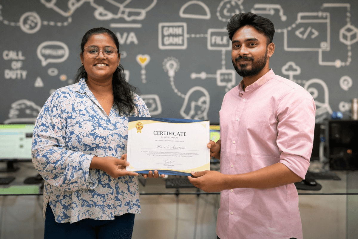 Career Circle graduate receiving their Java completion certificate